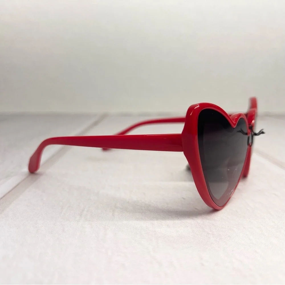 Trendy Heart Shaped Sunglasses – Multiple Colors Available‎ ❤️